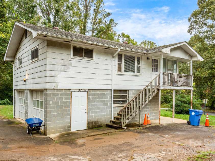 51 Gudger Road, Candler, NC 28715.  MLS# CAR4309786, YatesRealty ID 4655. 