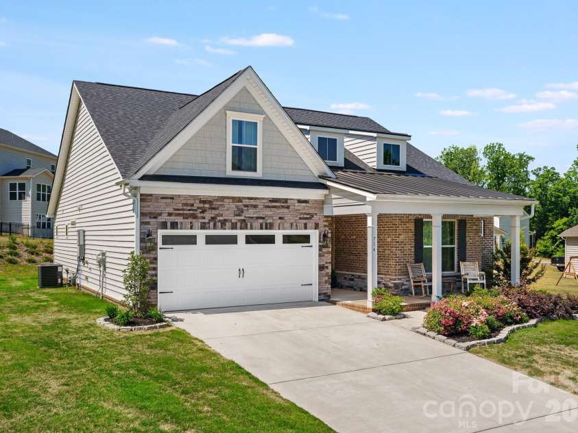 714 Sawgrass Ridge Court, Rock Hill, SC 29732.  MLS# CAR4353714, YatesRealty ID 4655. 