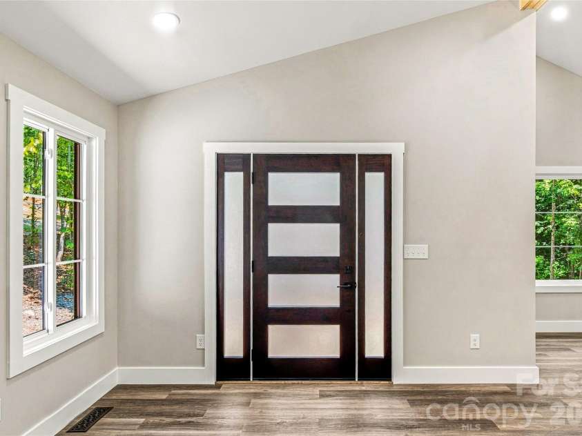60 Catatoga Trail, Marion, NC 83452.  MLS# CAR4403563, YatesRealty ID 46556. Bright entry foyer