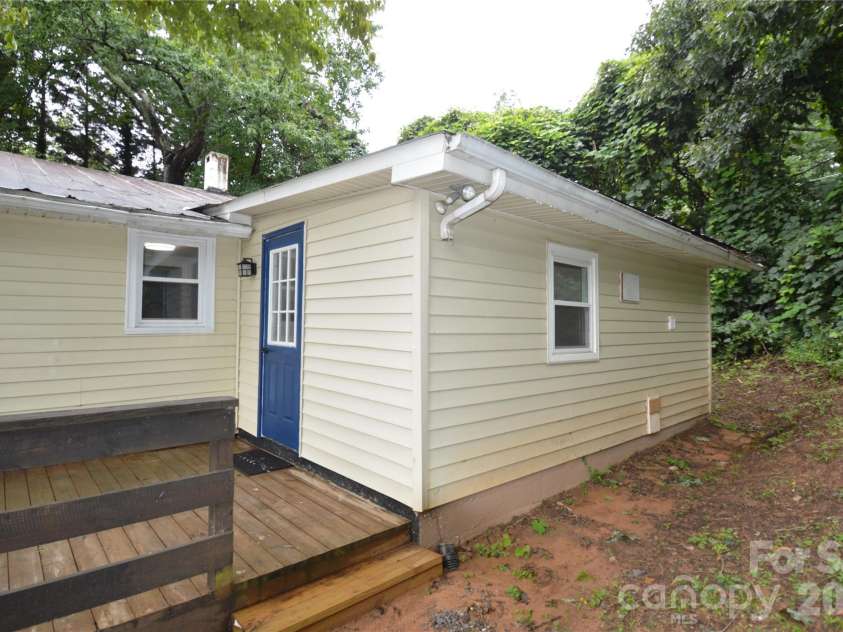 30 Porter Street, Tryon, NC 28782.  MLS# CAR4417421, YatesRealty ID 46558. 