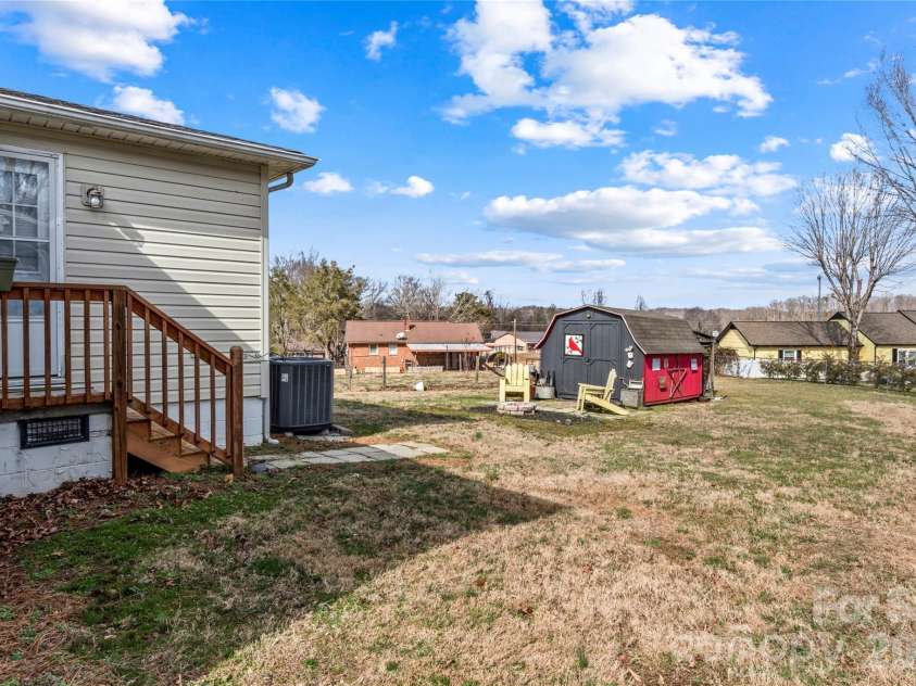 113 Hardy Street, Jonesville, NC 28642.  MLS# CAR4350746, YatesRealty ID 4656. 