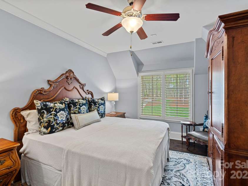 138 Great Point Drive, Mooresville, NC 28117.  MLS# CAR4242736, YatesRealty ID 4656. 2nd Primary Suite