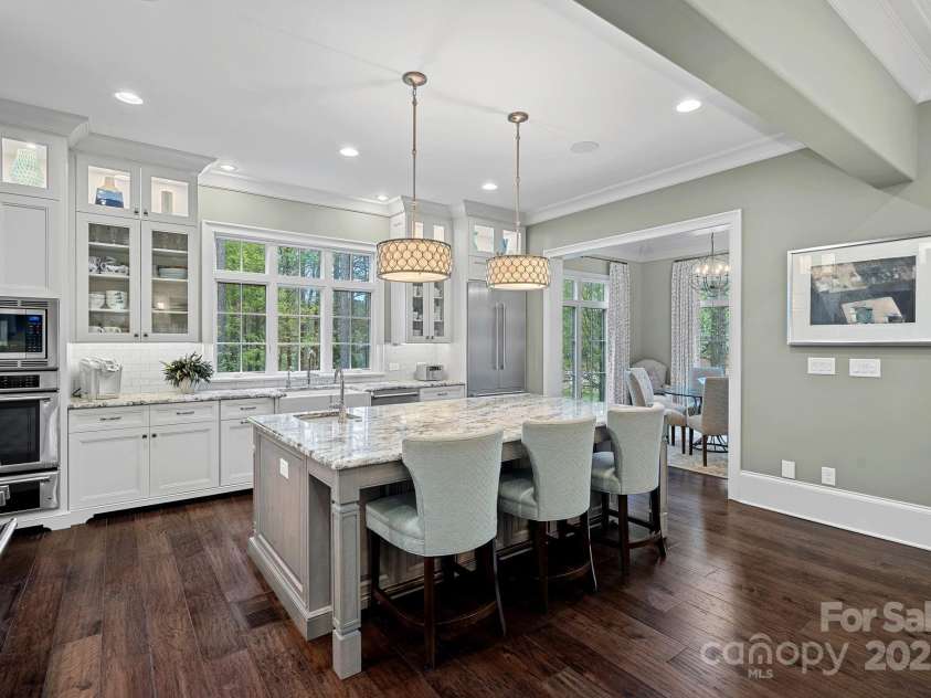 138 Great Point Drive, Mooresville, NC 28117.  MLS# CAR4242736, YatesRealty ID 4656. Custom cabinetry & oversize island