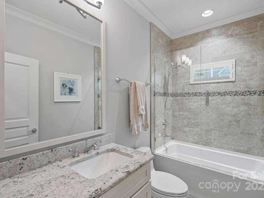 138 Great Point Drive, Mooresville, NC 28117.  MLS# CAR4242736, YatesRealty ID 4656. Upstairs Full Bath