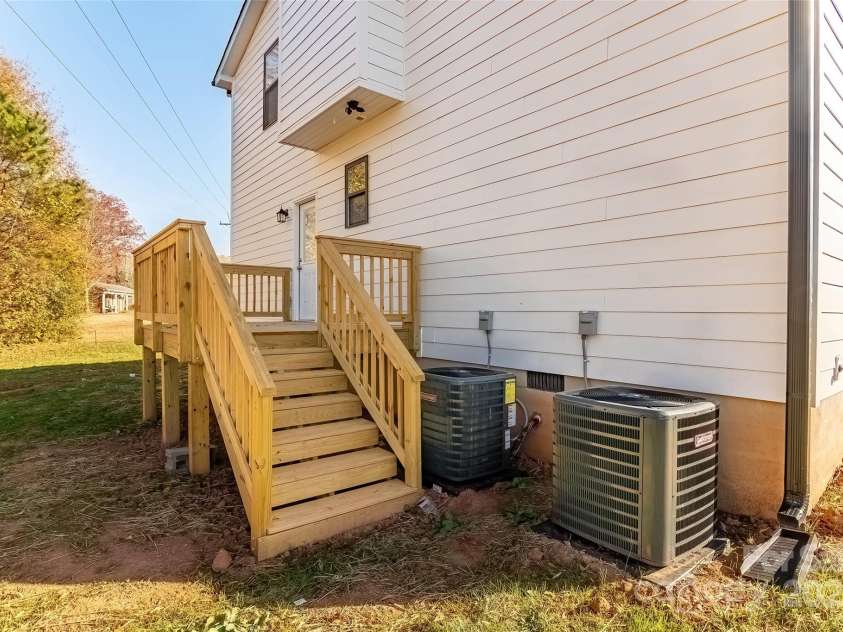 3024 Poplar Circle, Shelby, NC 28152.  MLS# CAR4324954, YatesRealty ID 4656. 