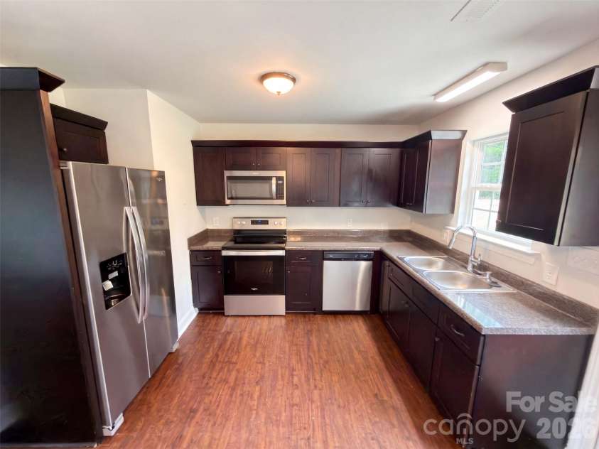 1411 Foxbrook Circle, Lancaster, SC 29720.  MLS# CAR4417841, YatesRealty ID 46562. 