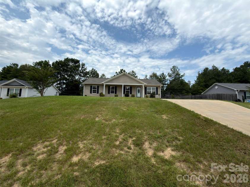 1411 Foxbrook Circle, Lancaster, SC 29720.  MLS# CAR4417841, YatesRealty ID 46562. 