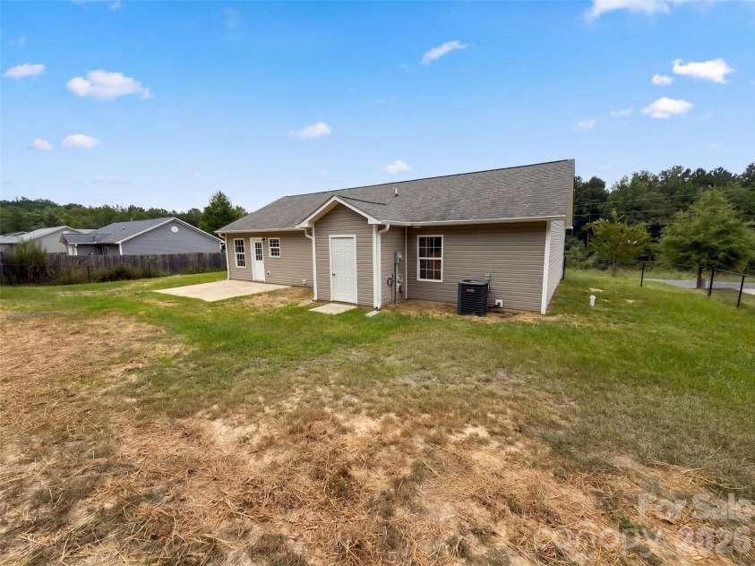 1411 Foxbrook Circle, Lancaster, SC 29720.  MLS# CAR4417841, YatesRealty ID 46562. 