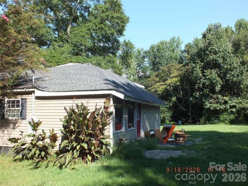6372 Kershaw Camden Highway, Heath Springs, SC 29058.  MLS# CAR4417629, YatesRealty ID 46563. 