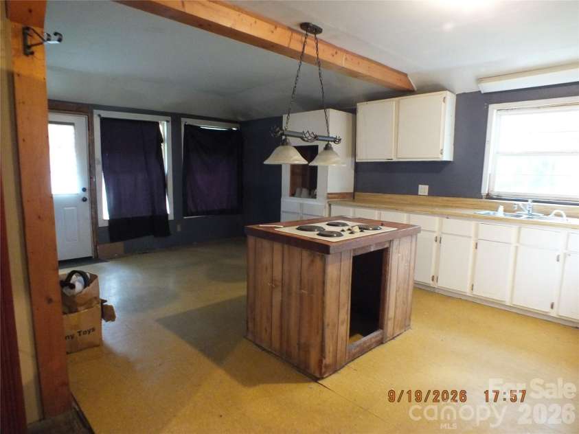 6372 Kershaw Camden Highway, Heath Springs, SC 29058.  MLS# CAR4417629, YatesRealty ID 46563. 