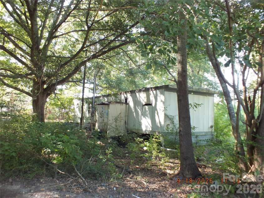 6372 Kershaw Camden Highway, Heath Springs, SC 29058.  MLS# CAR4417629, YatesRealty ID 46563. 