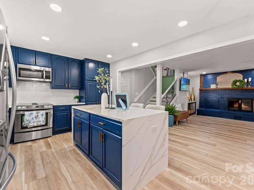 1314 Holly Drive, North Myrtle Beach, SC 29582.  MLS# CAR4416761, YatesRealty ID 46564. High End Chefs Kitchen with High-End Waterfall Quartz Countertops