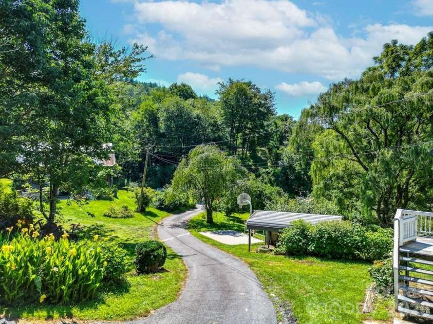 901 Rufus Robinson Road, Sylva, NC 28779.  MLS# CAR4413347, YatesRealty ID 46568. 