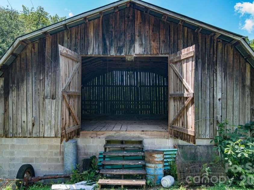 901 Rufus Robinson Road, Sylva, NC 28779.  MLS# CAR4413347, YatesRealty ID 46568. 