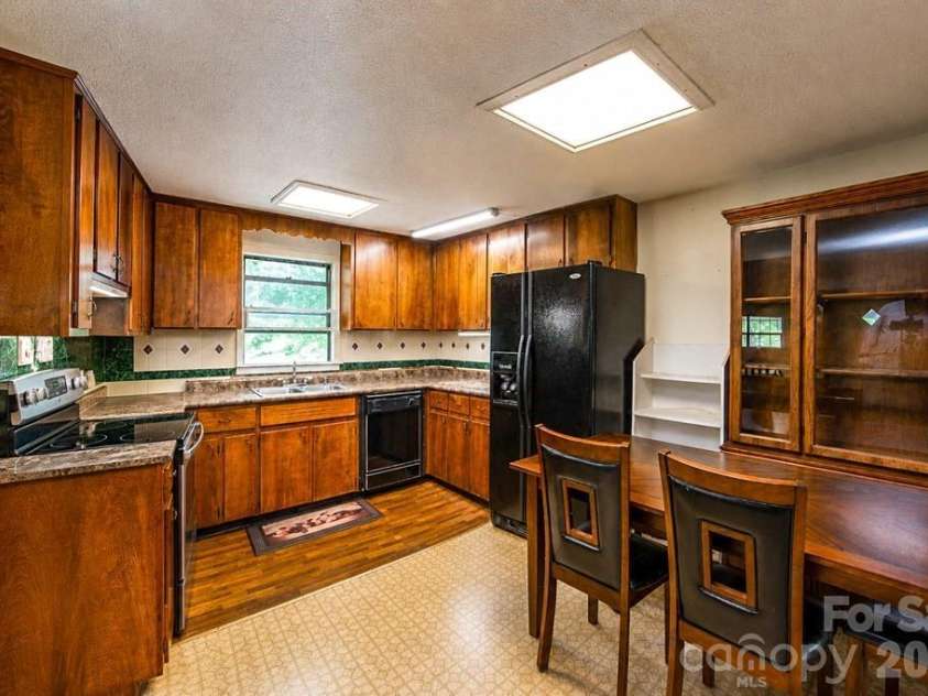901 Rufus Robinson Road, Sylva, NC 28779.  MLS# CAR4413347, YatesRealty ID 46568. 