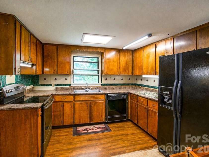 901 Rufus Robinson Road, Sylva, NC 28779.  MLS# CAR4413347, YatesRealty ID 46568. 