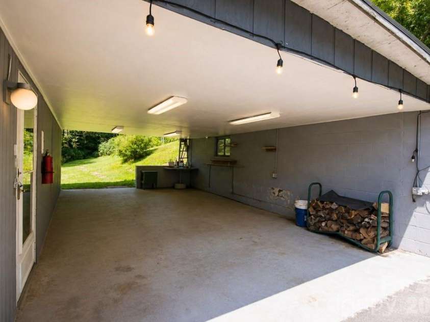 901 Rufus Robinson Road, Sylva, NC 28779.  MLS# CAR4413347, YatesRealty ID 46568. 