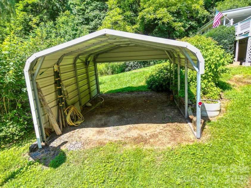 901 Rufus Robinson Road, Sylva, NC 28779.  MLS# CAR4413347, YatesRealty ID 46568. 