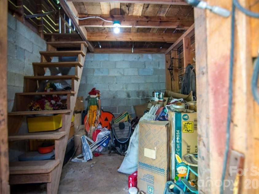 901 Rufus Robinson Road, Sylva, NC 28779.  MLS# CAR4413347, YatesRealty ID 46568. 