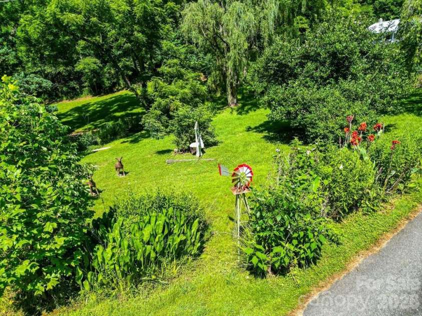 901 Rufus Robinson Road, Sylva, NC 28779.  MLS# CAR4413347, YatesRealty ID 46568. 