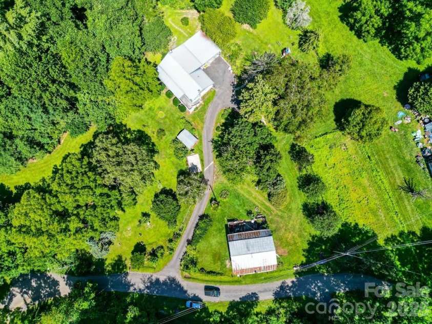 901 Rufus Robinson Road, Sylva, NC 28779.  MLS# CAR4413347, YatesRealty ID 46568. 