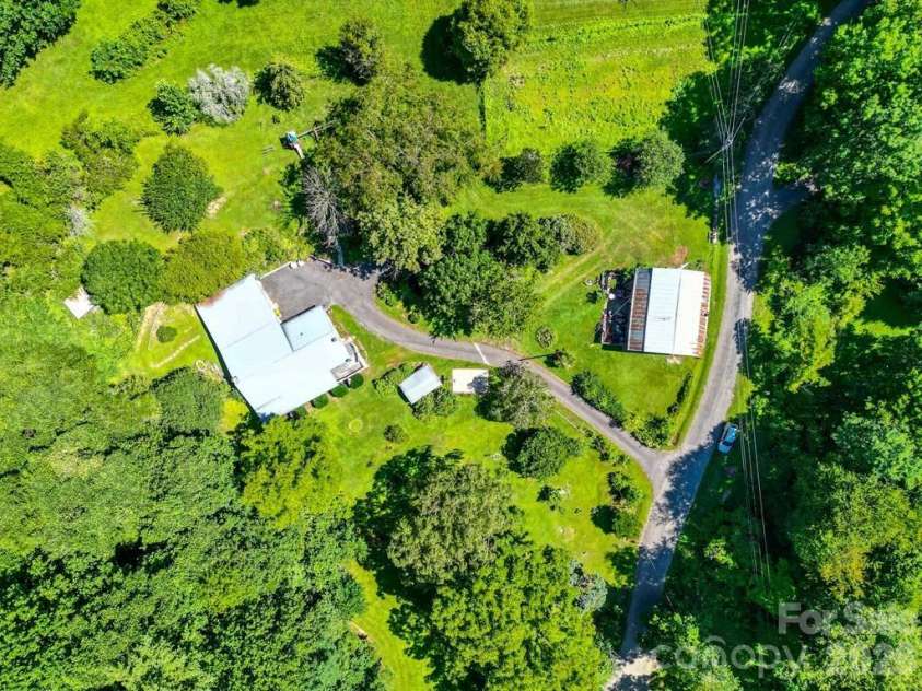 901 Rufus Robinson Road, Sylva, NC 28779.  MLS# CAR4413347, YatesRealty ID 46568. 