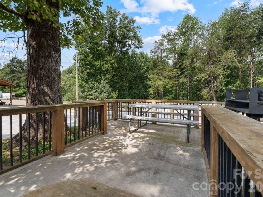 29 Pleasant Hill Road, Marion, NC 28752.  MLS# CAR4414564, YatesRealty ID 46569. 