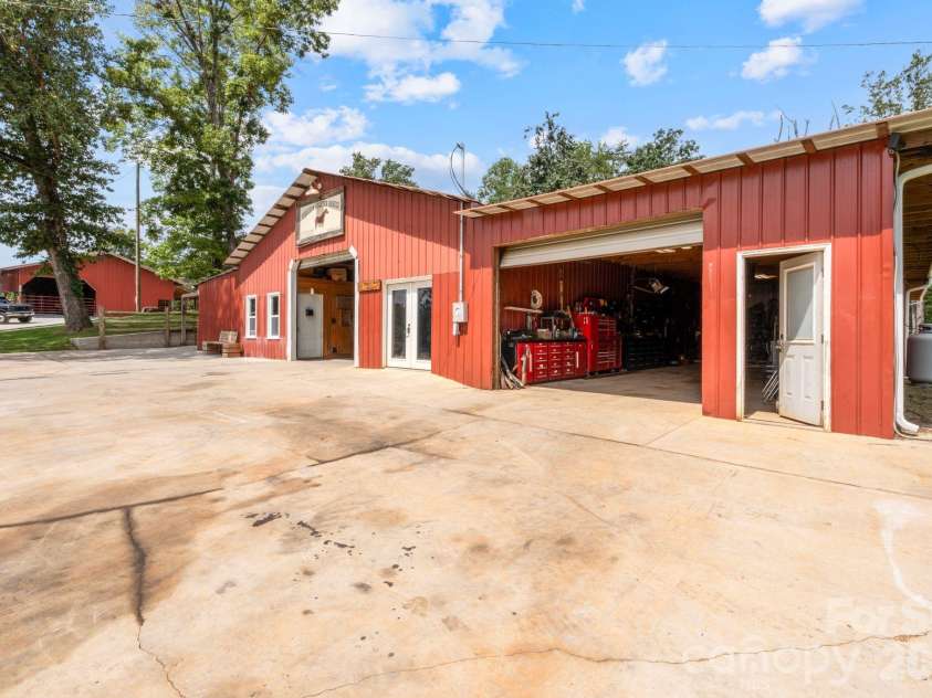 29 Pleasant Hill Road, Marion, NC 28752.  MLS# CAR4414564, YatesRealty ID 46569. 