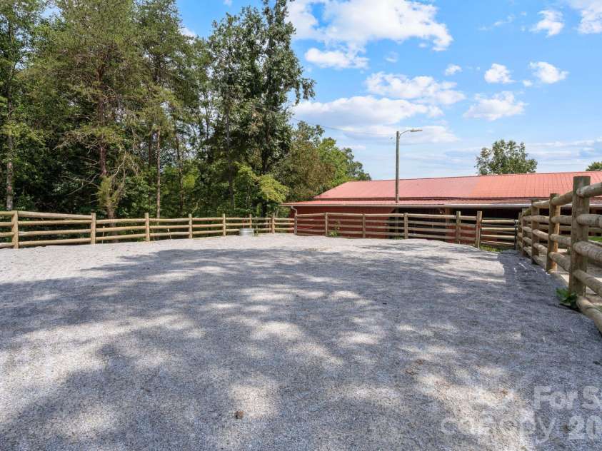 29 Pleasant Hill Road, Marion, NC 28752.  MLS# CAR4414564, YatesRealty ID 46569. 