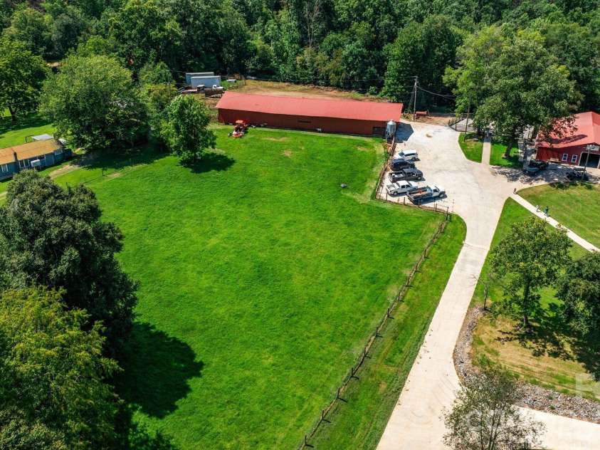 29 Pleasant Hill Road, Marion, NC 28752.  MLS# CAR4414564, YatesRealty ID 46569. 