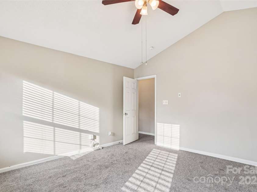 10630 Northwoods Forest Drive, Charlotte, NC 28214.  MLS# CAR4326033, YatesRealty ID 4657. Primary Bedroom