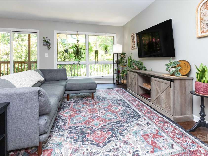 401 Silver Fox Lane, Pisgah Forest, NC 28768.  MLS# CAR4171415, YatesRealty ID 4657. 