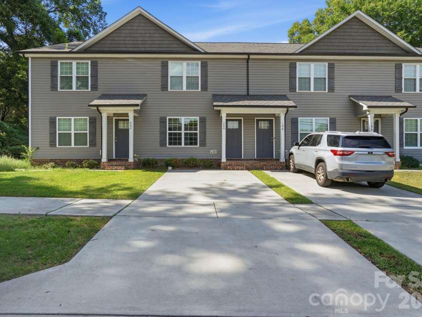 200 Young Avenue, Concord, NC 28025.  MLS# CAR4416736, YatesRealty ID 46571. 