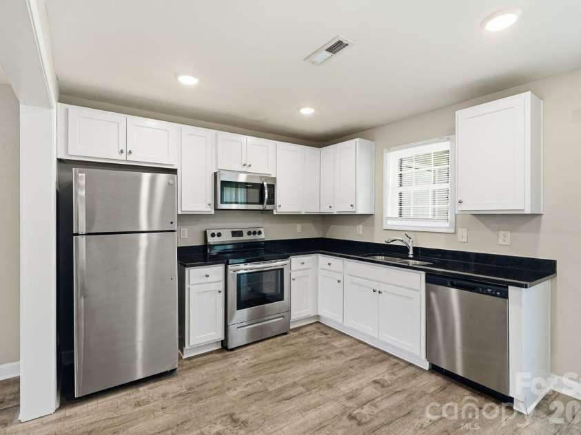 200 Young Avenue, Concord, NC 28025.  MLS# CAR4416736, YatesRealty ID 46571. 