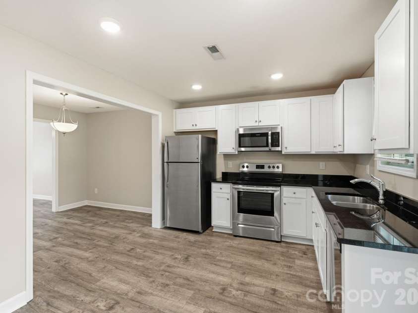 200 Young Avenue, Concord, NC 28025.  MLS# CAR4416736, YatesRealty ID 46571. 