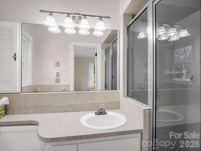 370 Orchard Circle, Laurel Park, NC 28739.  MLS# CAR4416531, YatesRealty ID 46572. Guest Ensuite Full Bath