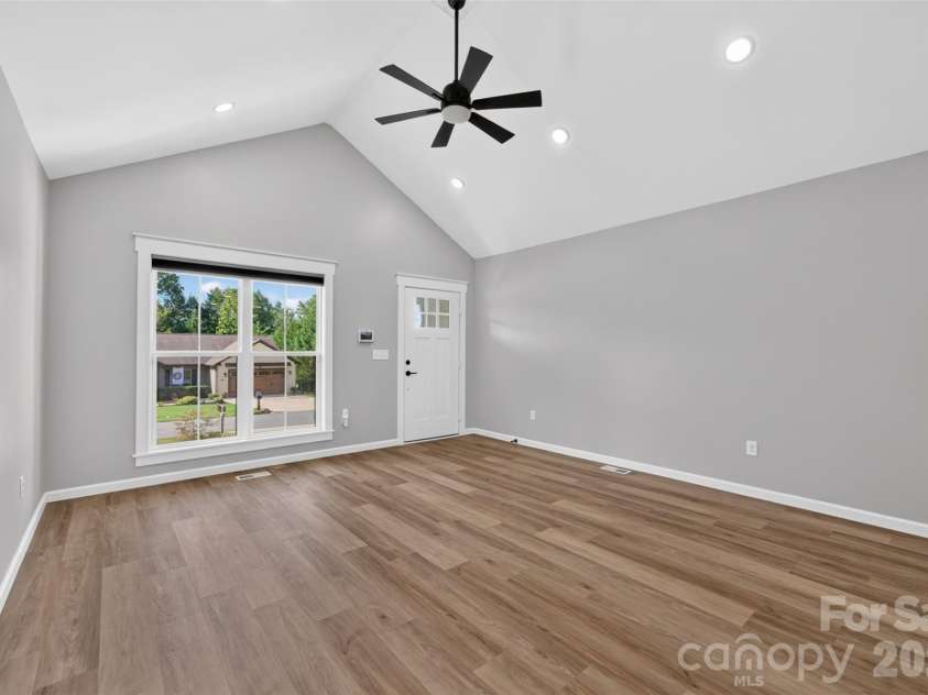 2416 4th Avenue, Hickory, NC 28601.  MLS# CAR4416625, YatesRealty ID 46574. 