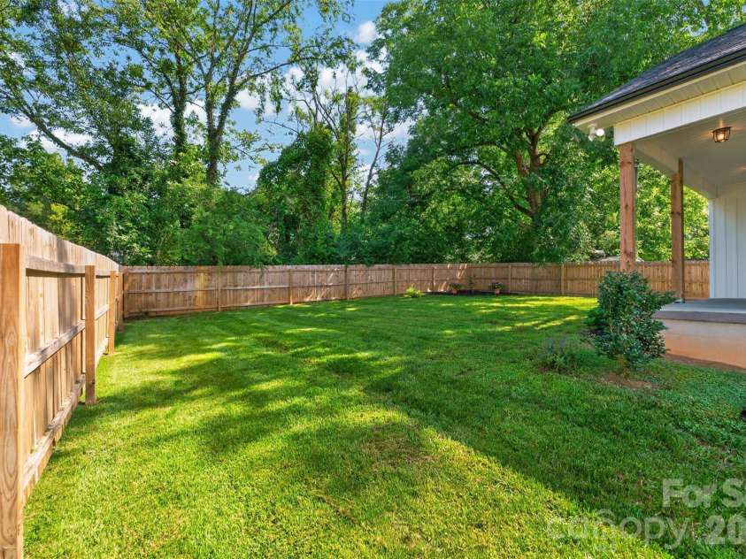 2416 4th Avenue, Hickory, NC 28601.  MLS# CAR4416625, YatesRealty ID 46574. 