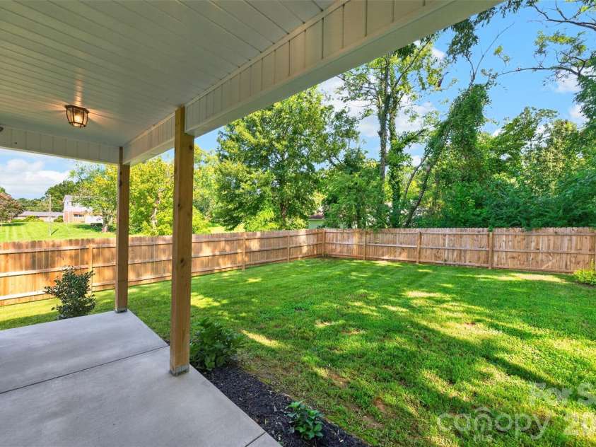 2416 4th Avenue, Hickory, NC 28601.  MLS# CAR4416625, YatesRealty ID 46574. 