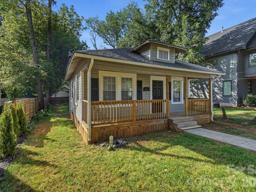 401 Skyland Avenue, Charlotte, NC 28205.  MLS# CAR4416885, YatesRealty ID 46577. 