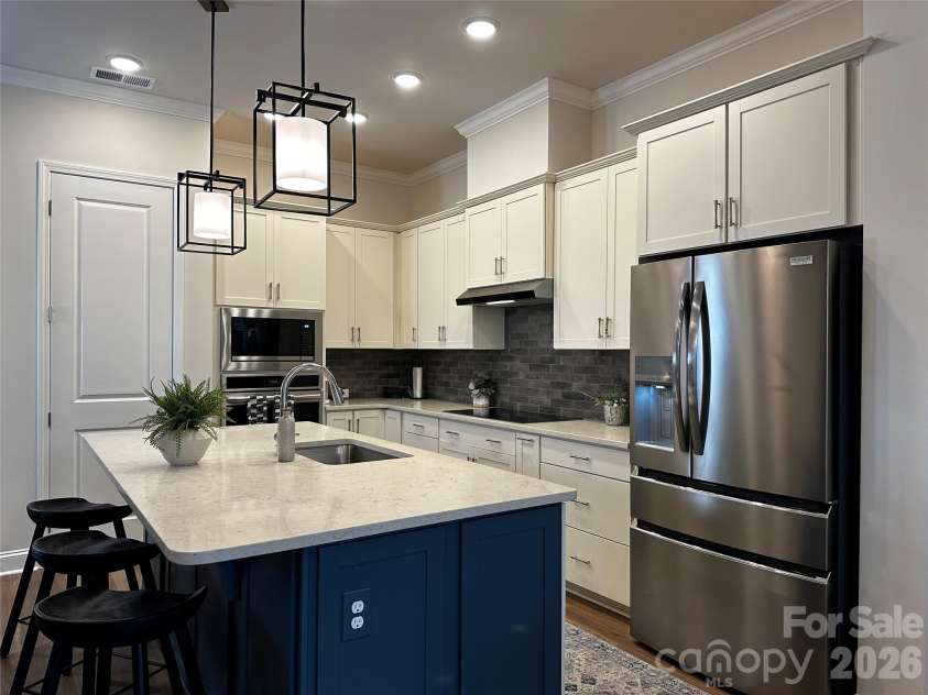 1104 Idyllic Lane, Waxhaw, NC 28173.  MLS# CAR4340433, YatesRealty ID 4658. Gourmet Kitchen