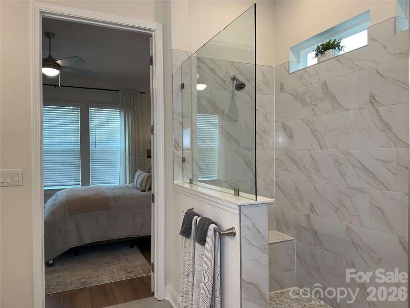 1104 Idyllic Lane, Waxhaw, NC 28173.  MLS# CAR4340433, YatesRealty ID 4658. Super Shower w/ Seat