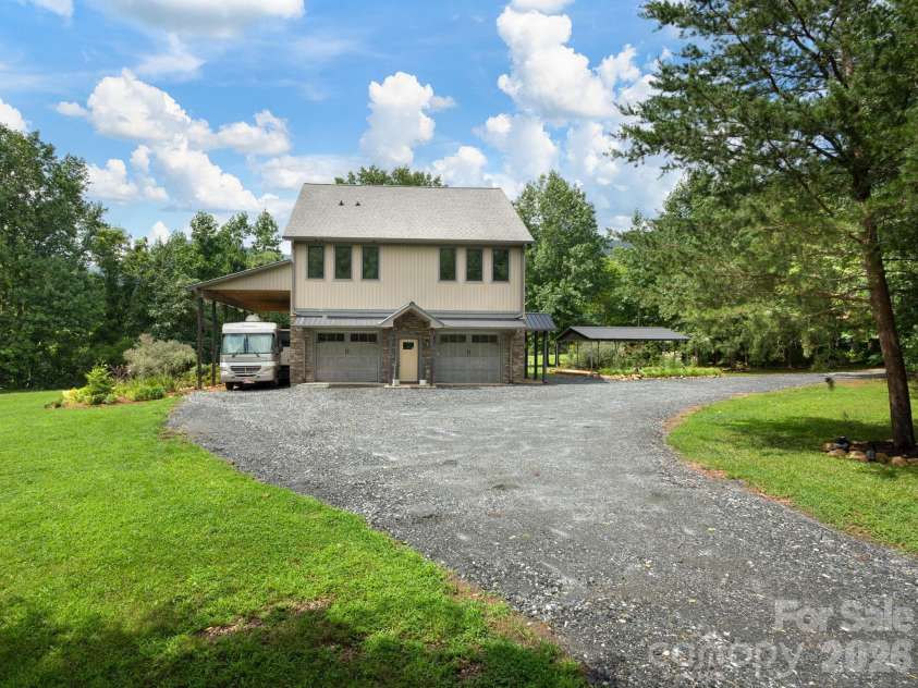 364 Hallelujah Hill Lane, Columbus, NC 28722.  MLS# CAR4411704, YatesRealty ID 46581. 