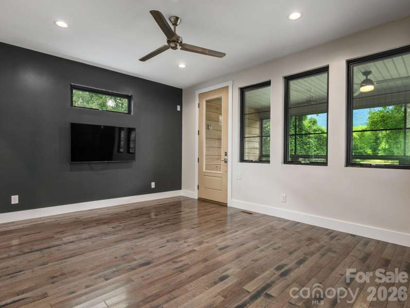 364 Hallelujah Hill Lane, Columbus, NC 28722.  MLS# CAR4411704, YatesRealty ID 46581. 