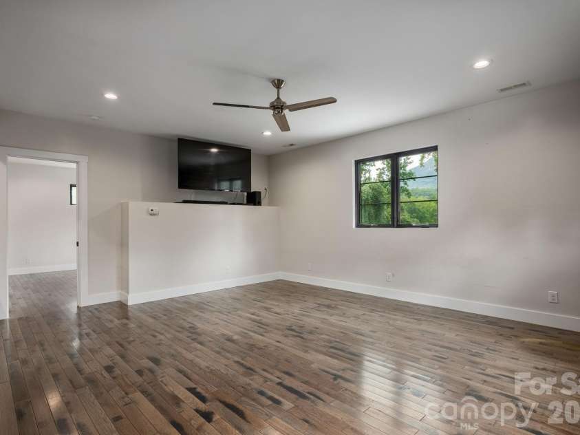 364 Hallelujah Hill Lane, Columbus, NC 28722.  MLS# CAR4411704, YatesRealty ID 46581. 