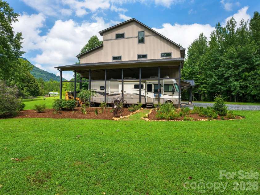 364 Hallelujah Hill Lane, Columbus, NC 28722.  MLS# CAR4411704, YatesRealty ID 46581. 
