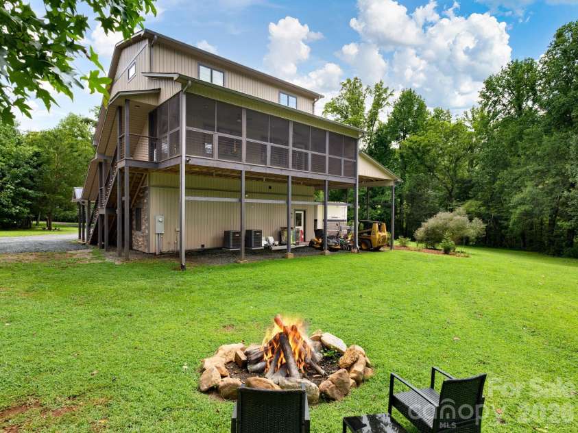 364 Hallelujah Hill Lane, Columbus, NC 28722.  MLS# CAR4411704, YatesRealty ID 46581. 