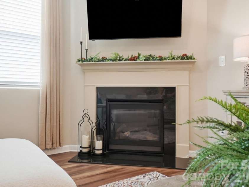 509 Common Raven Court, Fort Mill, SC 29715.  MLS# CAR4415596, YatesRealty ID 46582. Gas fireplace