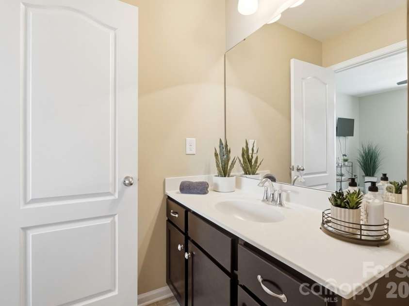 509 Common Raven Court, Fort Mill, SC 29715.  MLS# CAR4415596, YatesRealty ID 46582. Secondary bath