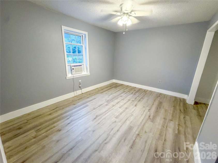 107 Drake Street, Gastonia, NC 28052.  MLS# CAR4417894, YatesRealty ID 46587. 